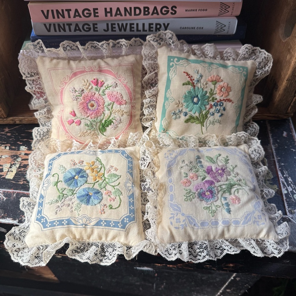 Vintage Embroidered Pillows/Sackets‎